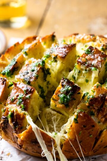 Sourdough Discard Garlic Pull-Apart Bread