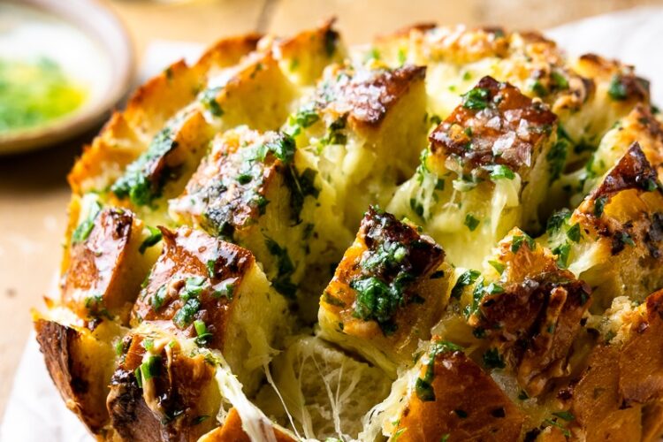 Sourdough Discard Garlic Pull-Apart Bread